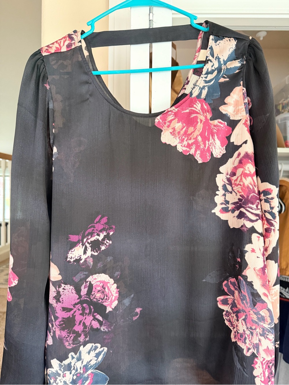 daytrip Floral long sleeve Top in Magenta and Black